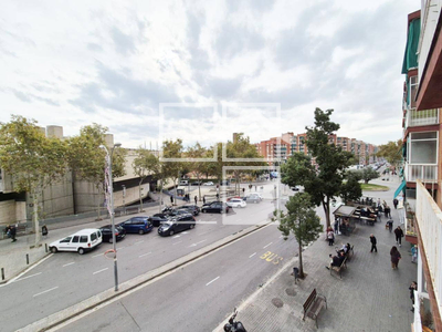 Local en Avenida Marquès de Sant Mori    , Badalona Barcelona