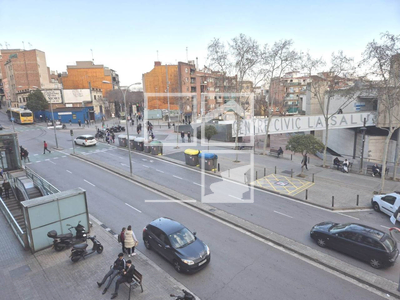 Local en Avenida Marquès de Sant Mori    2, Badalona Barcelona