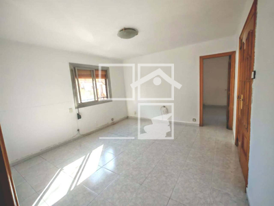 Inmueble en Calle Floridablanca    ENTRESUELO, Barcelona